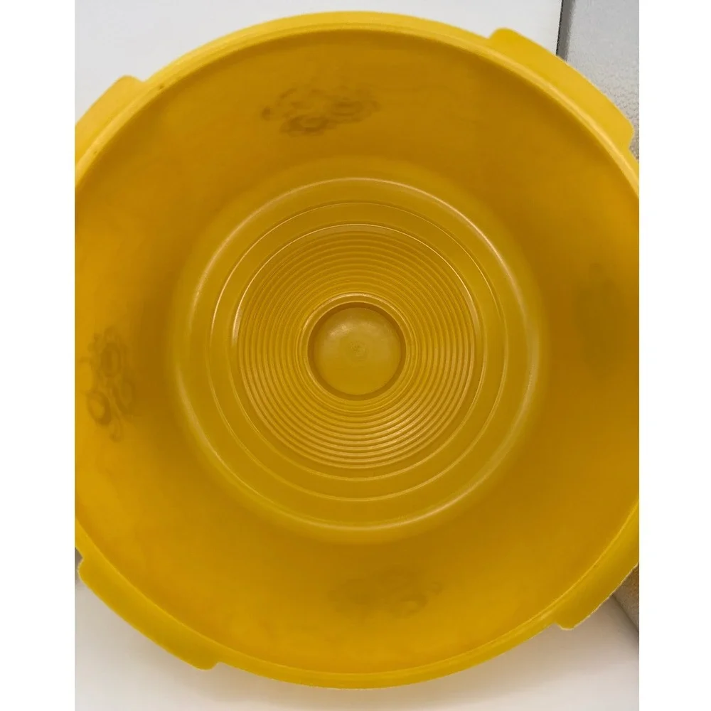 Vintage No 600 Lock-Lift Cake Carrier Yellow Floral MCM Plastic Harvest Gold USA
